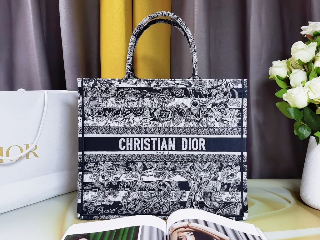 TOP Christian Dior Book Tote Reverse Embroidery 41.5cm/36.5cm -Blue