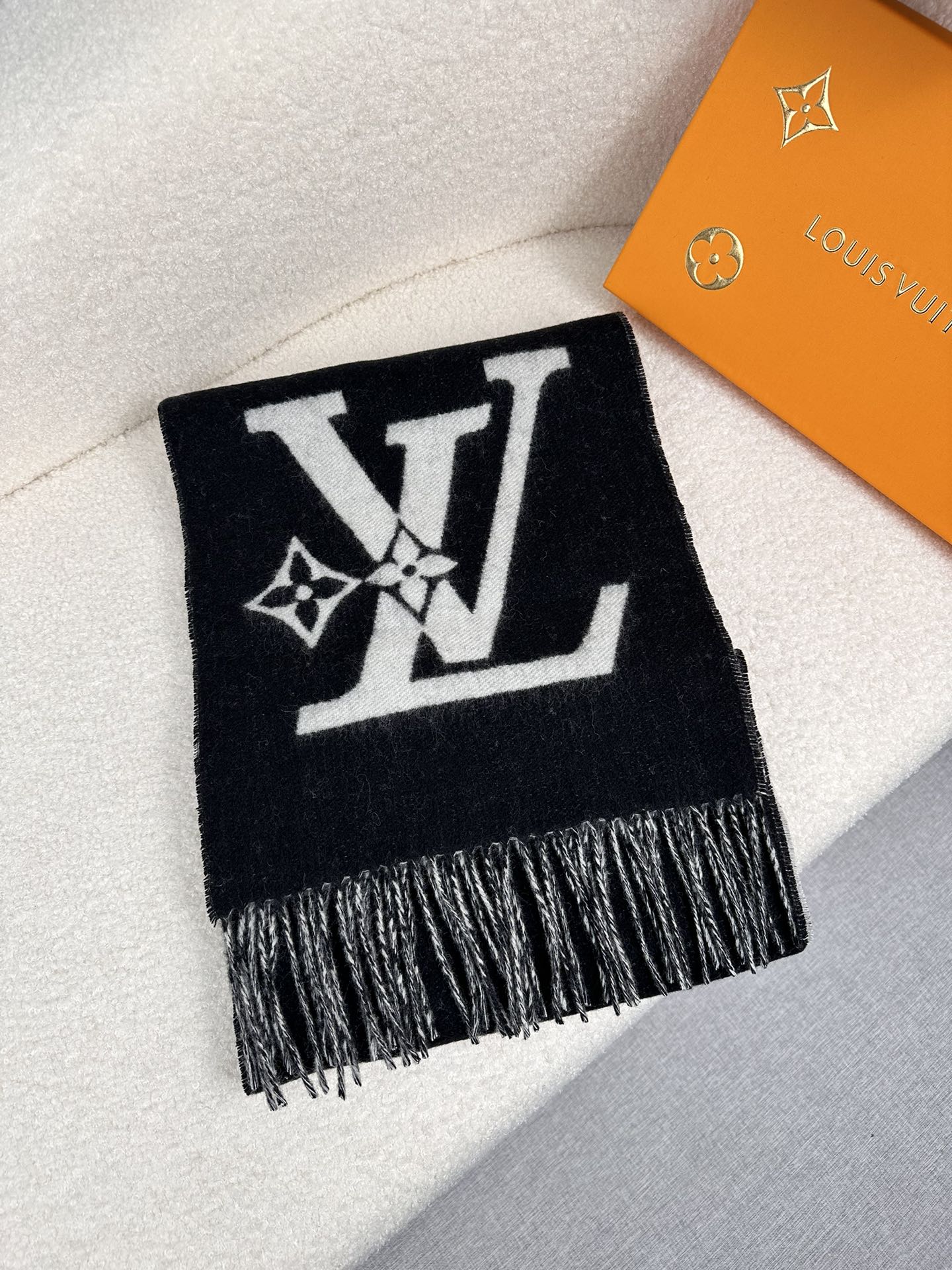TOP Louis Vuitton LV Wool Scarf 30*180cm - 2 Color