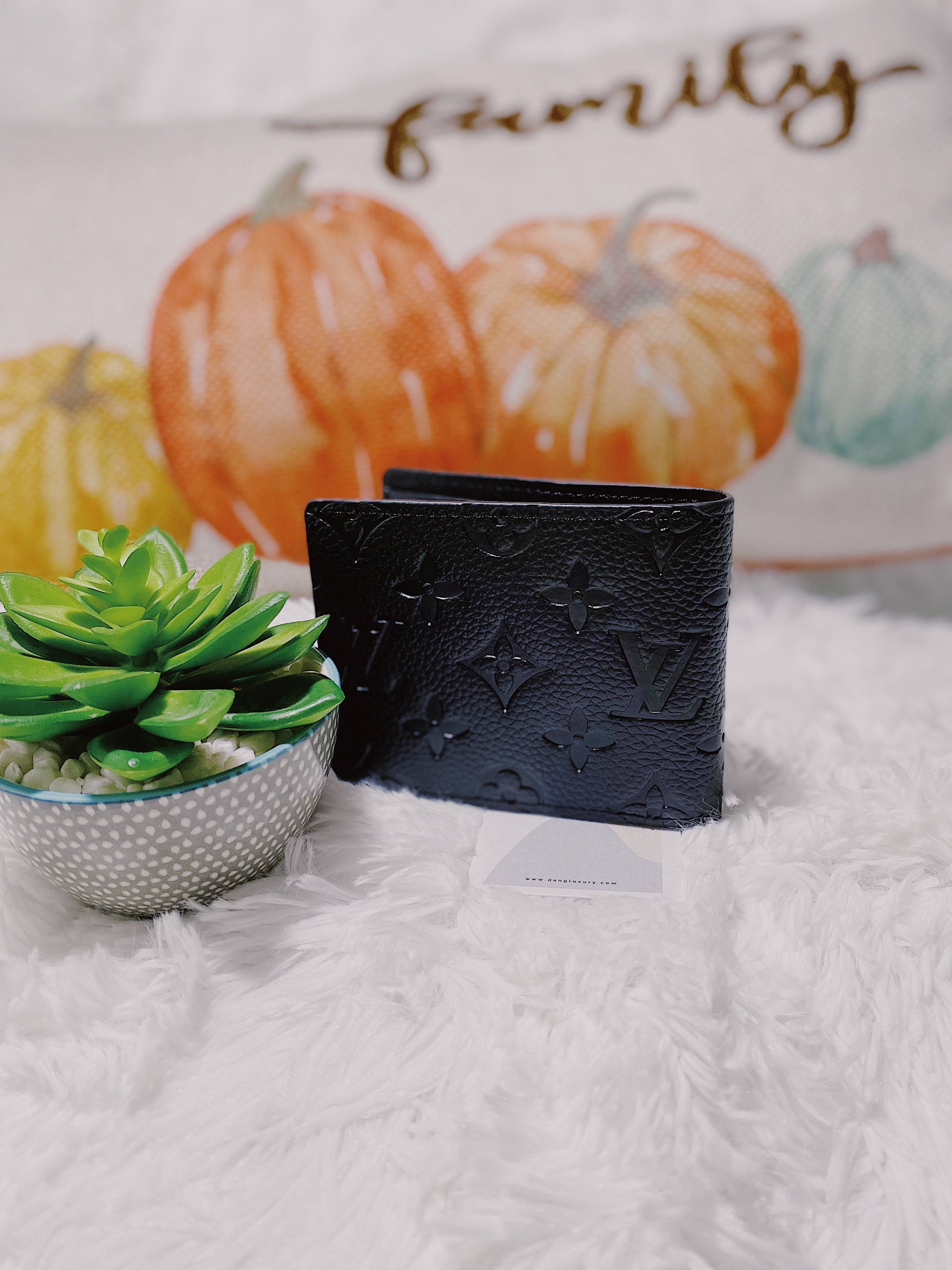 TOP Louis Vuitton LV LV Monogram Street Style Leather Folding Wallet Logo