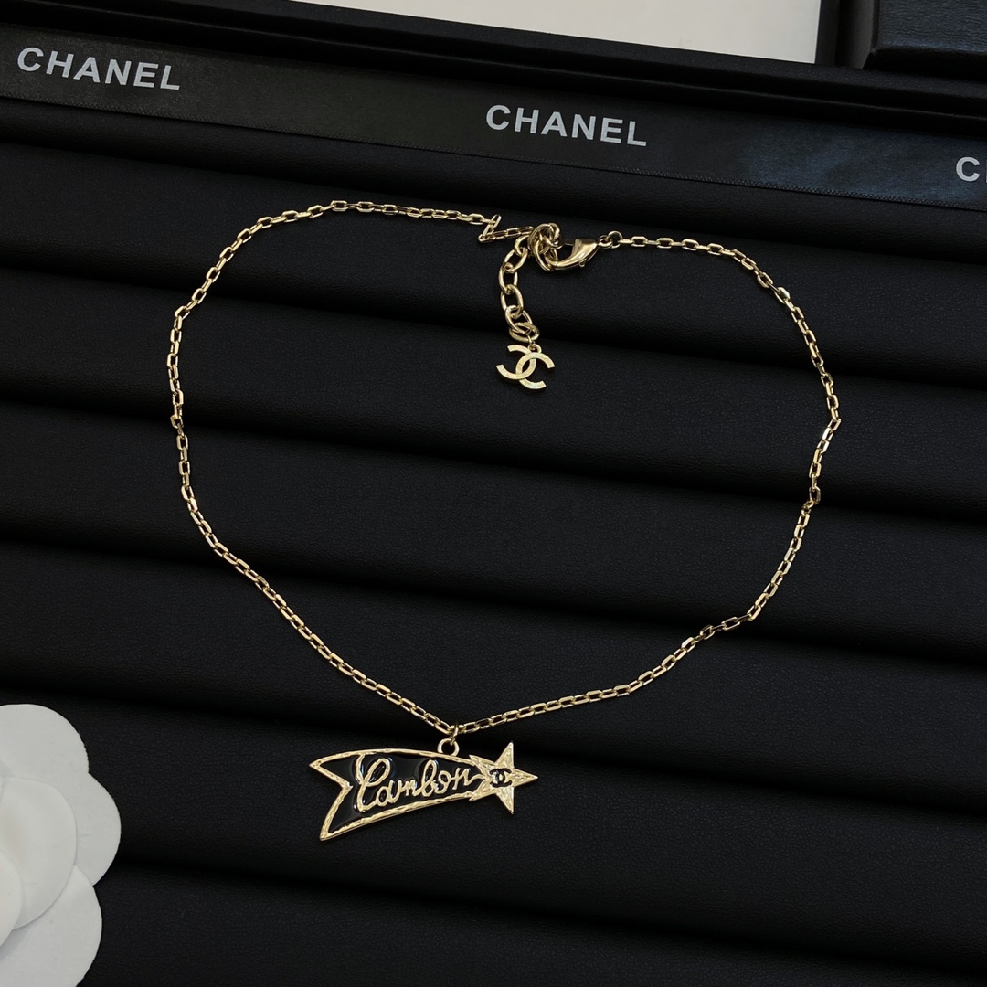 TOP CHANEL Necklace