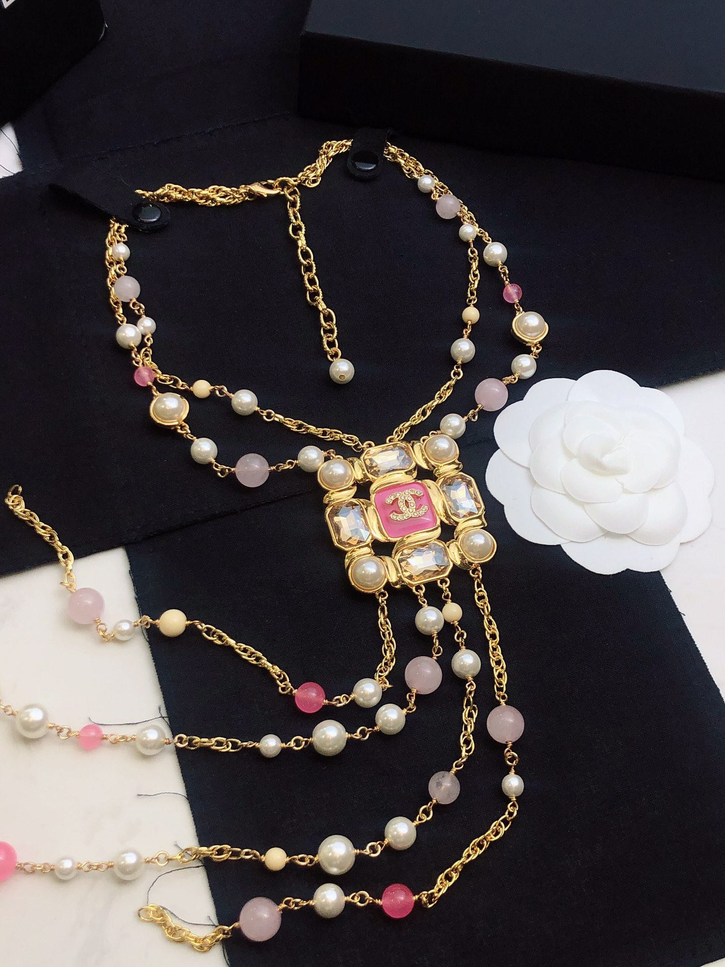 TOP CHANEL Pearl Dounble C Necklaces