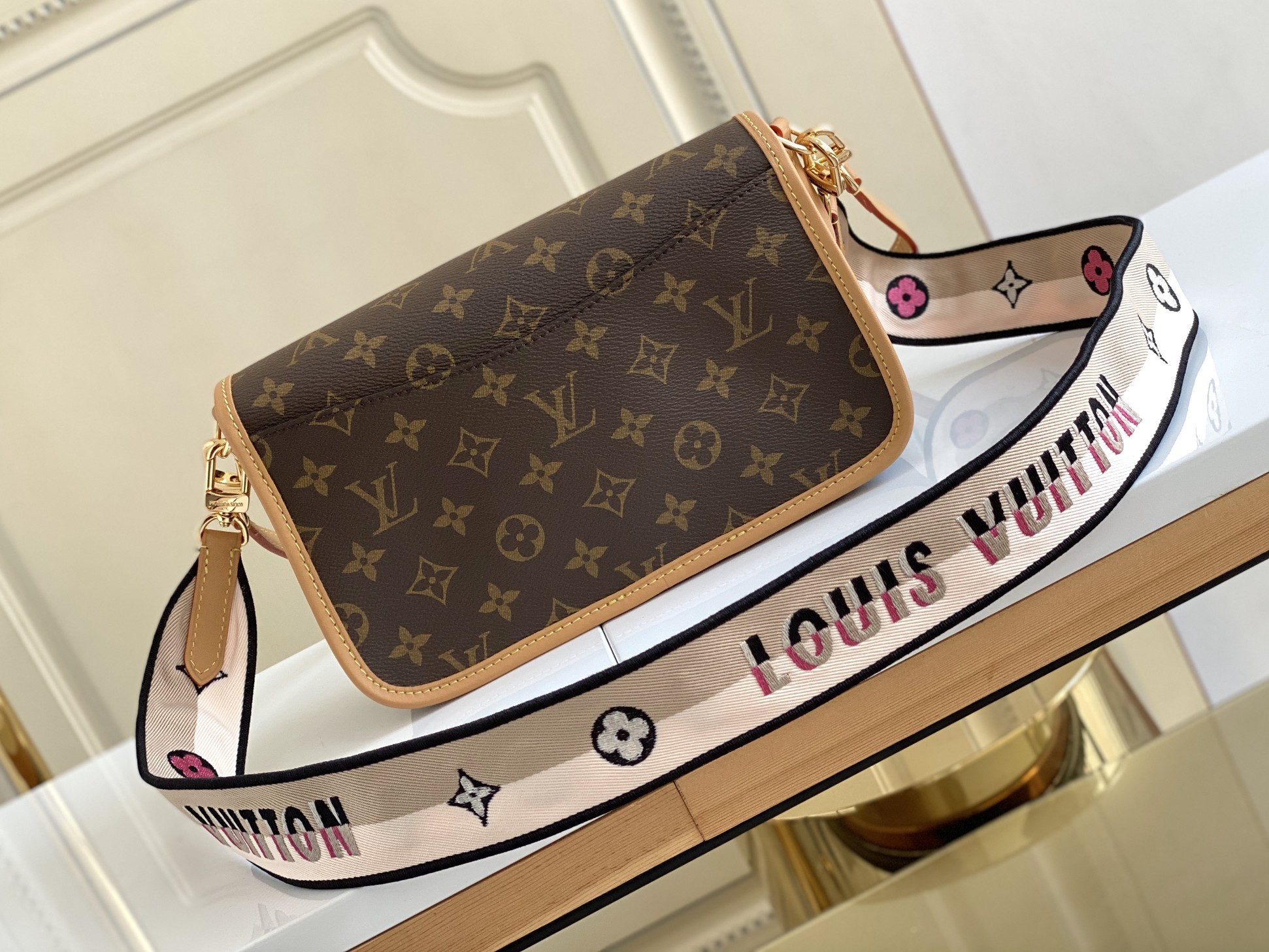 TOP Louis Vuitton LV Monogram Diane Bag 25.0 × 9.0 × 15.0CM-Brown