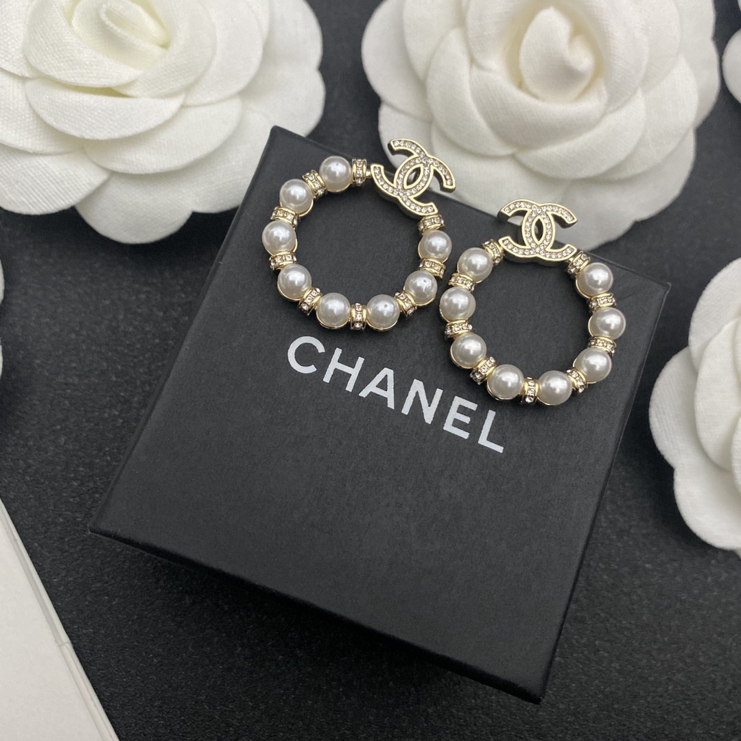 TOP CHANEL Earrings - Gold