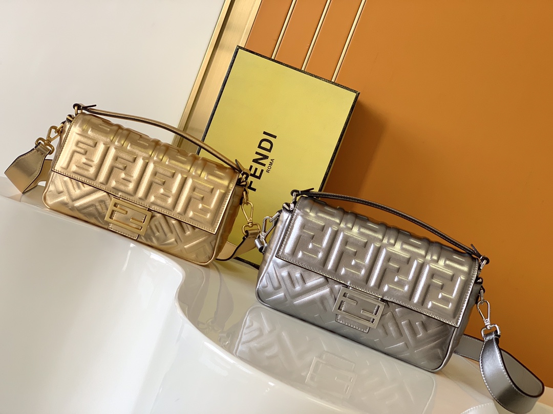 TOP FENDI FENDI Leather Baguette Bags 26-5-15cm - Gold/Silver