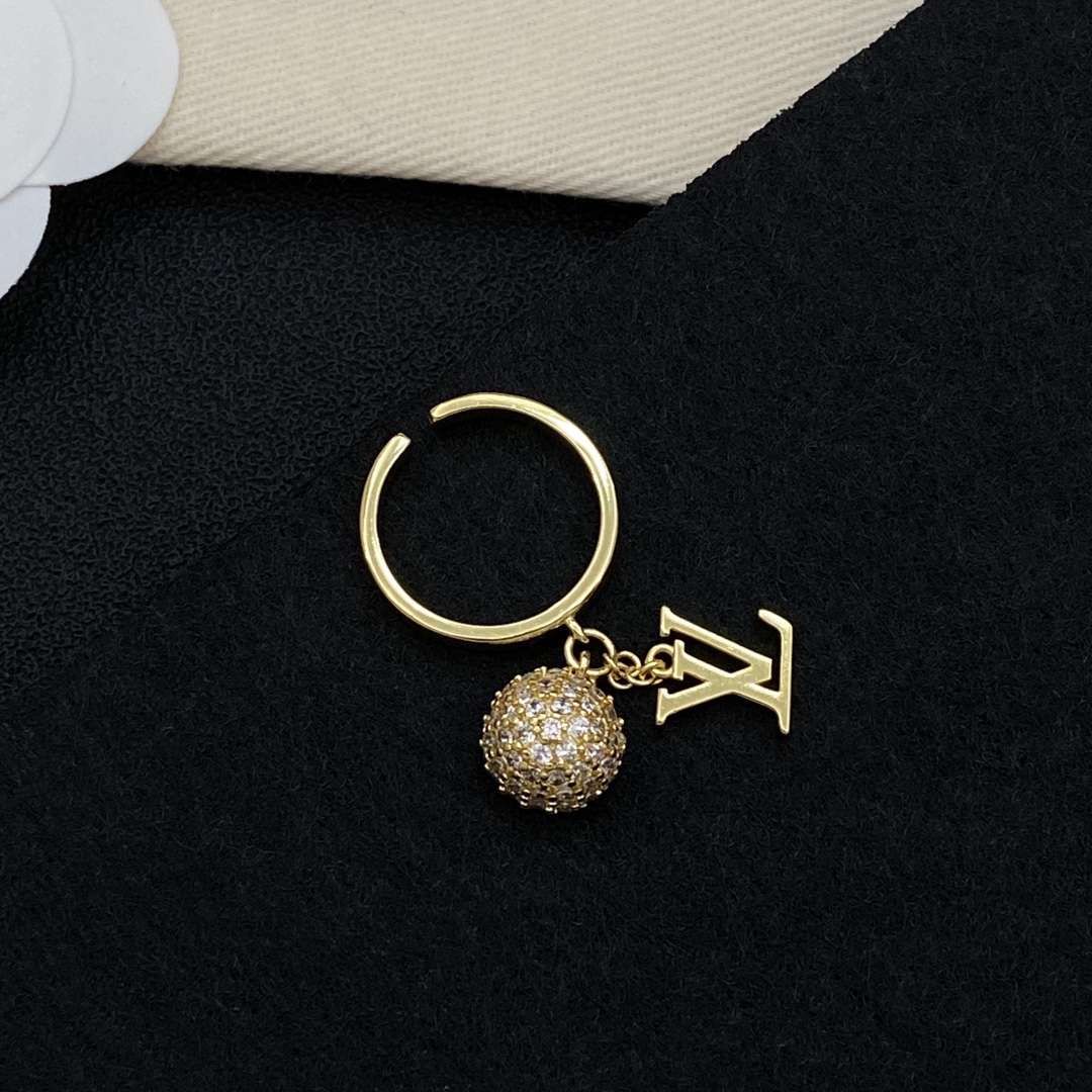 TOP Louis Vuitton LV Ring - 2 Colors