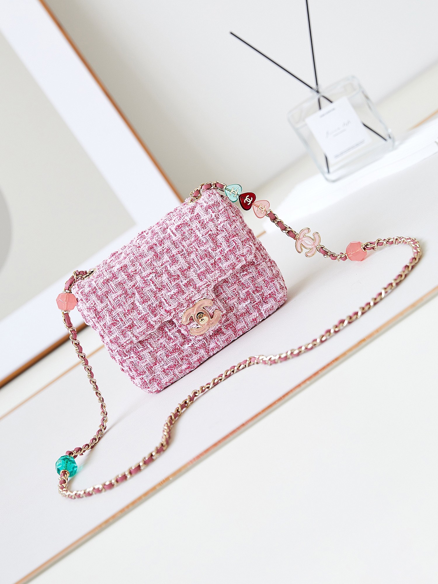 TOP CHANEL Flap Bag with Enamel Buckle Heart 12.5x16x4.5cm/14.5x18.5x6.5cm - Pink