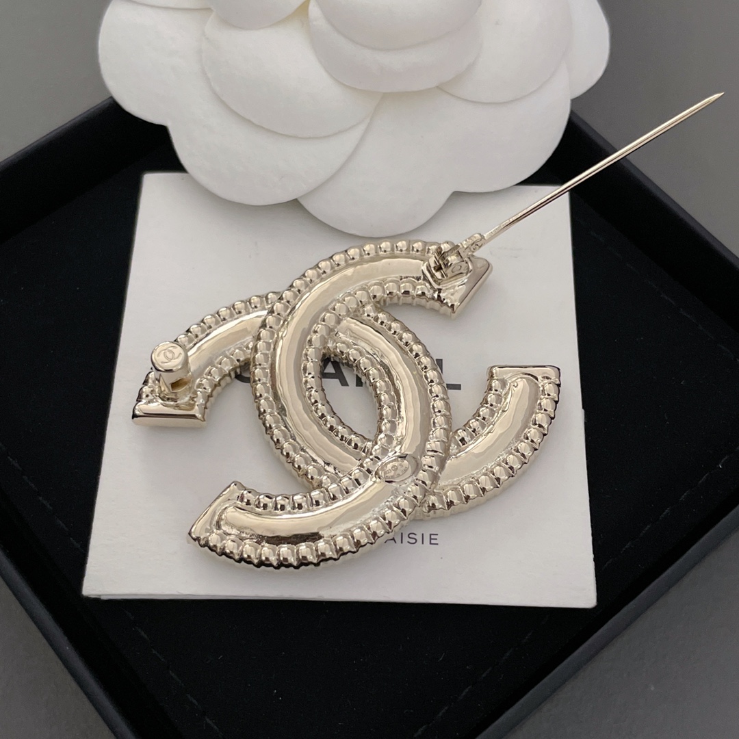 Top CHANEL Inspired Diamond Brooch - Light Gold