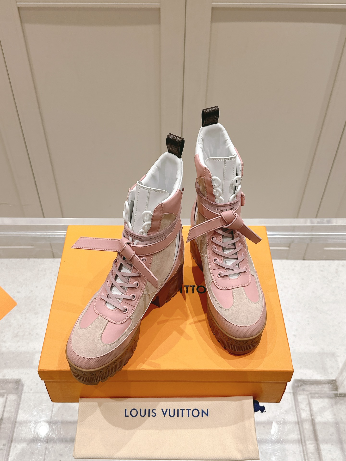 TOP Louis Vuitton LV Chunky Heel Boots - 3 Color
