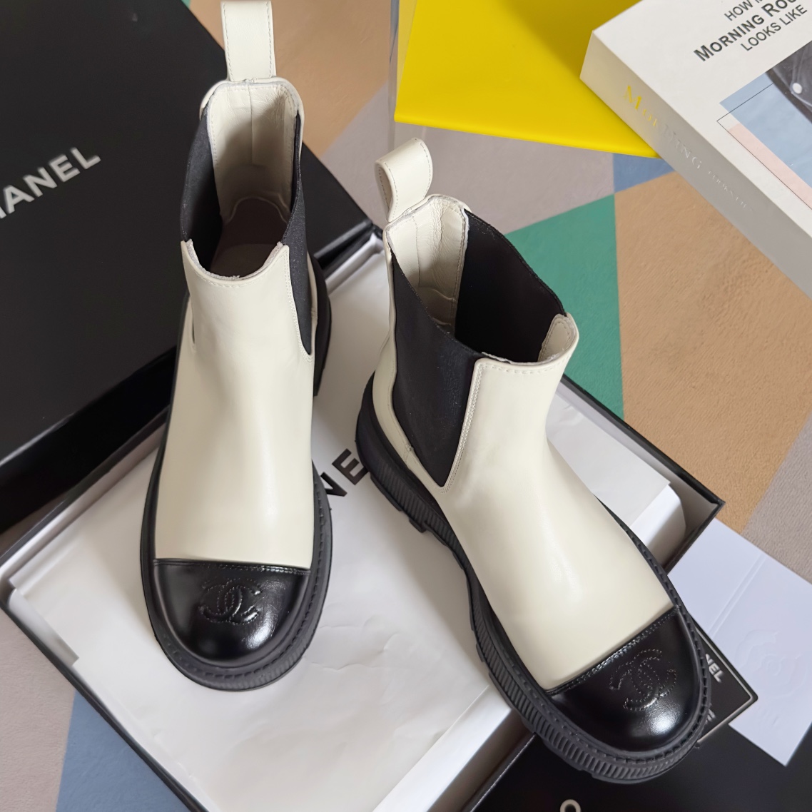Tops CHANEL Thick Soled Short Boots - 4.5CM - 2 Colors