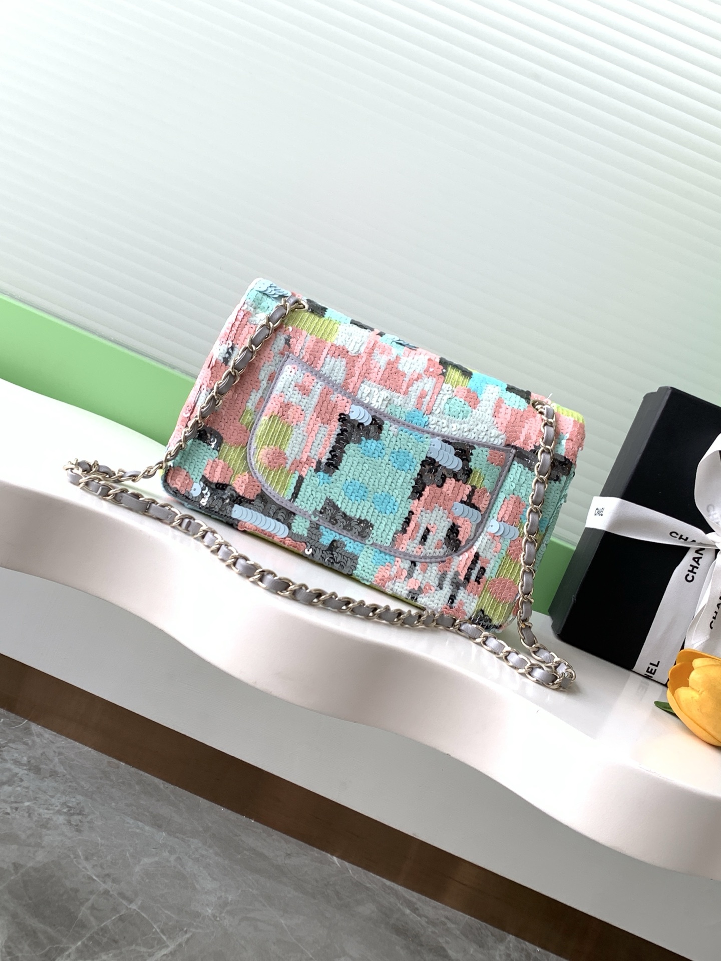 TOP CHANEL Classic Flap Bag Sequins 15.5x25.5x6.5cm - Colorful
