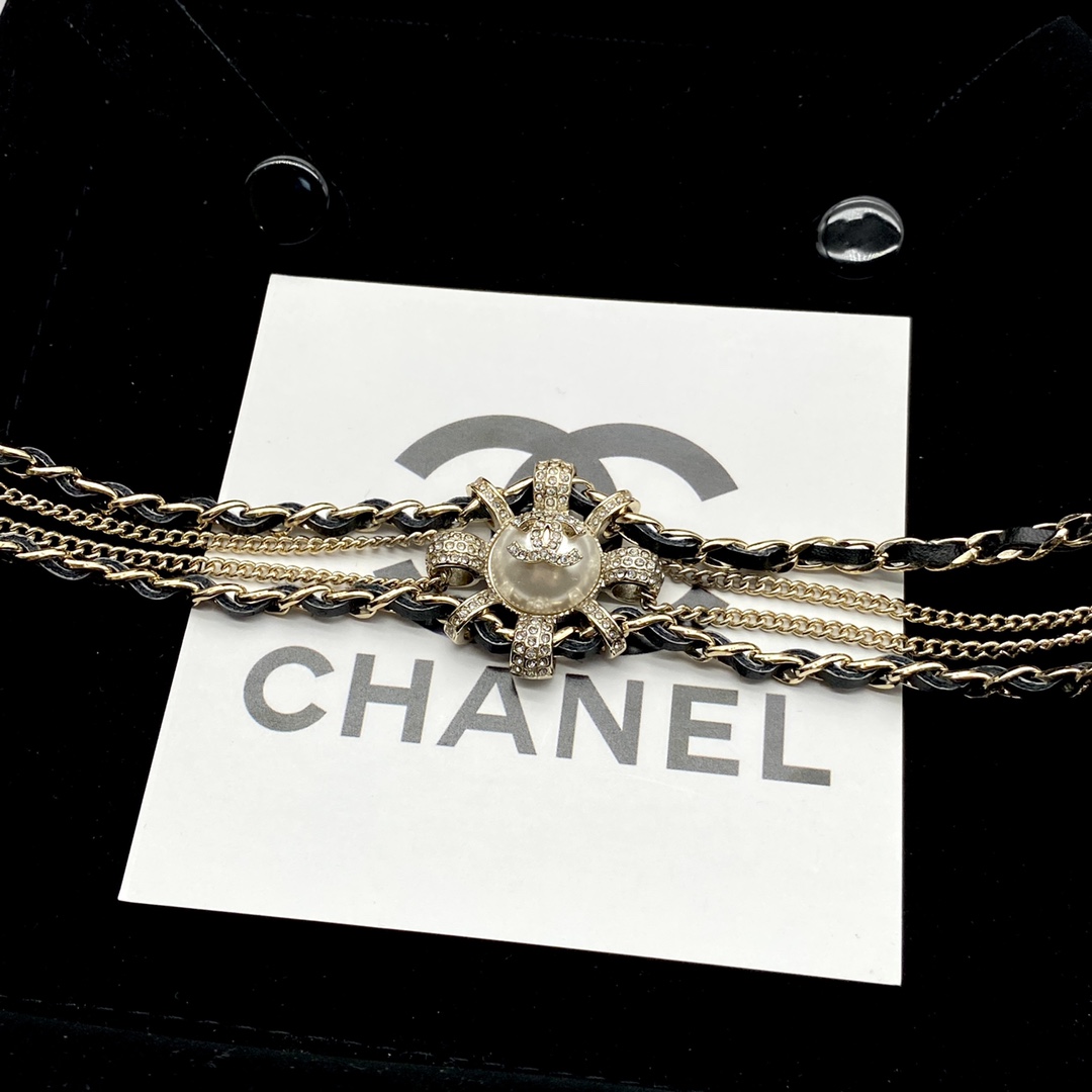 TOP CHANEL Choker Necklace