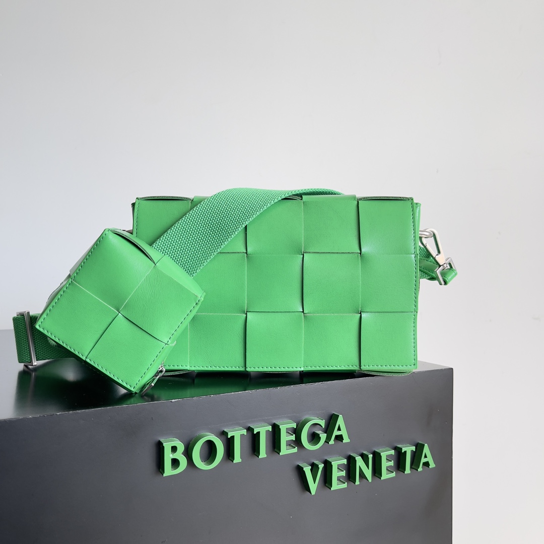 TOP Bottega Veneta BV Cassette Bag - Green