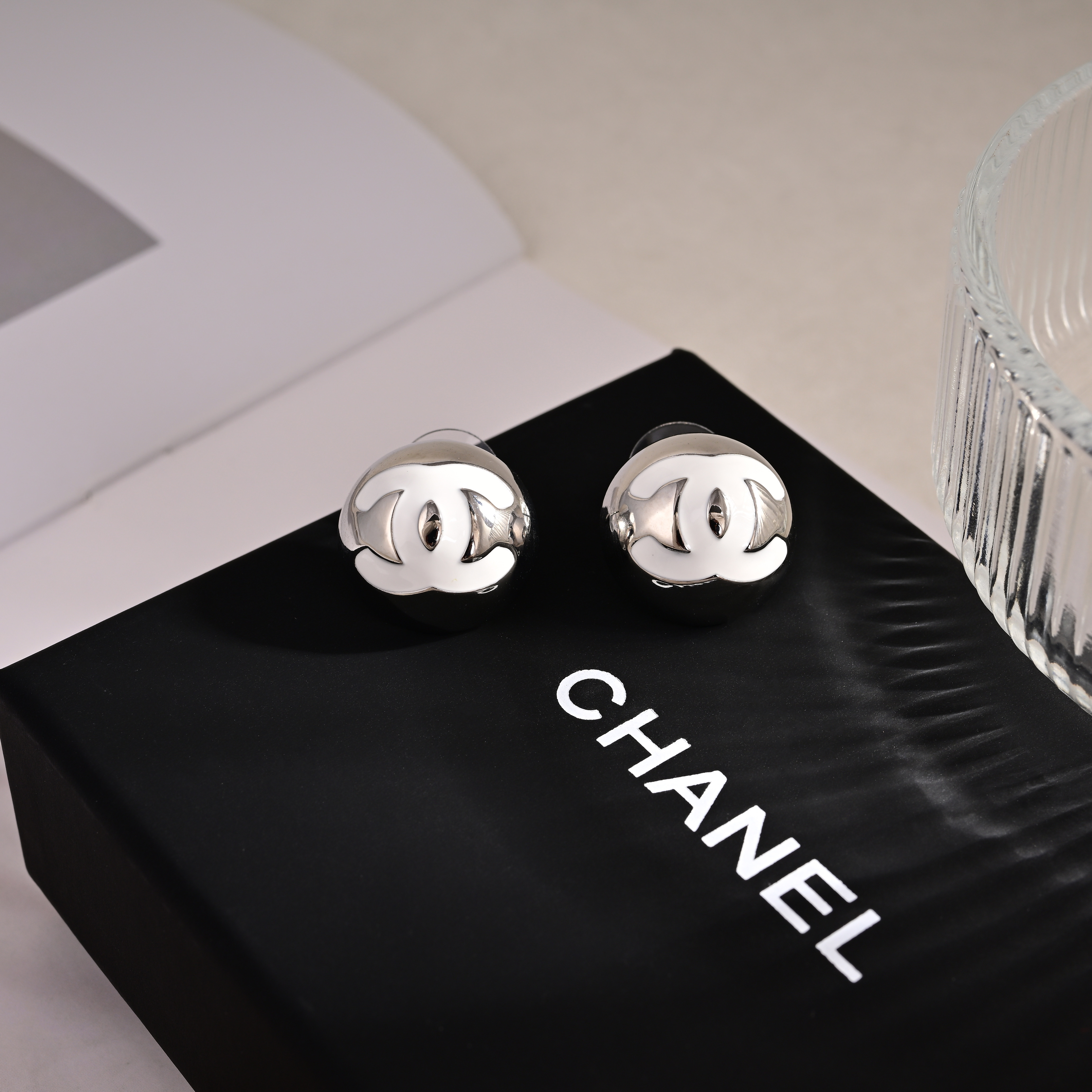 TOP CHANEL  Earrings - Sliver