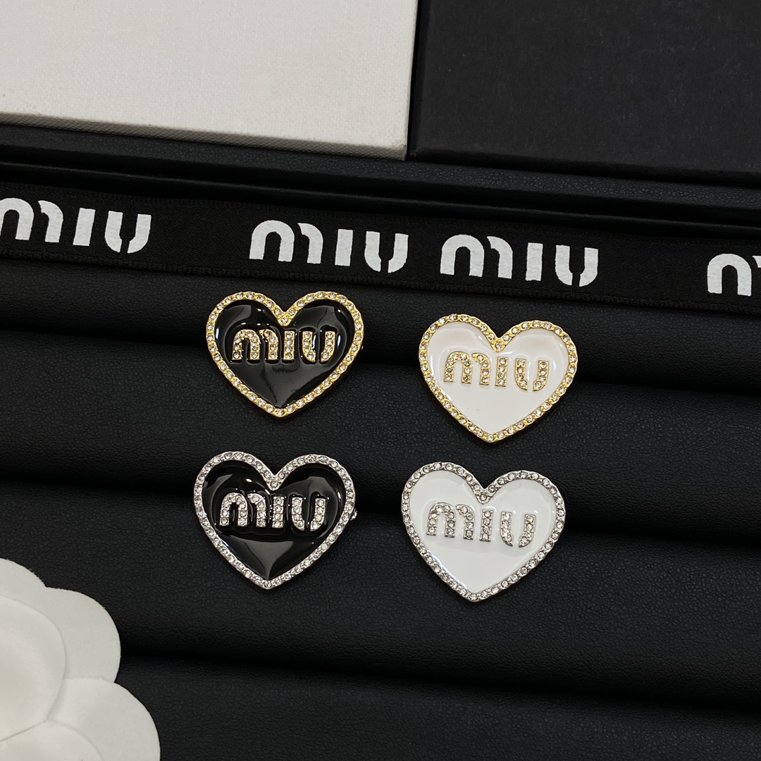 TOP Miu Miu Heart Brooch-4 Colors