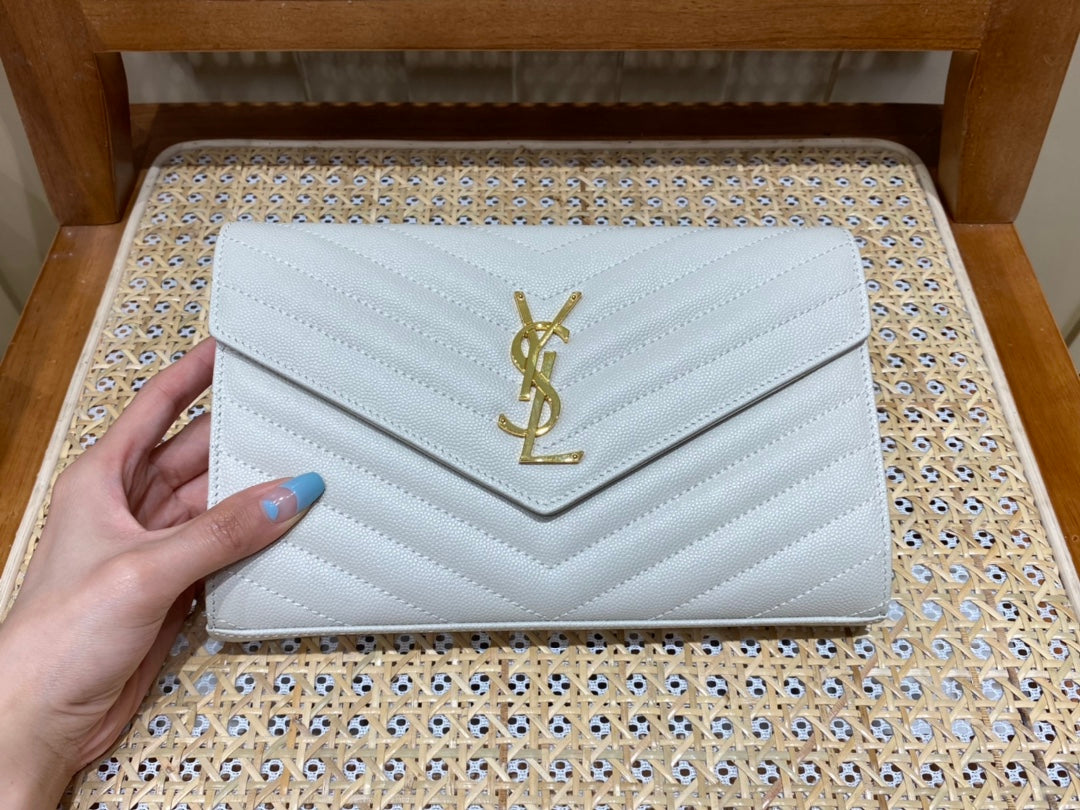 TOP Yves Saint Laurent YSL Woc Matelasse Medium Bag - White GHW