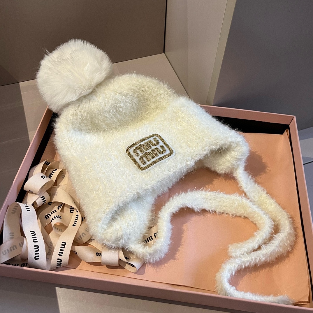 TOP Miu Miu Ear Cap - 2 Colors