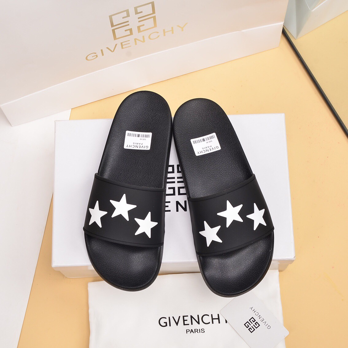 Givenchy Rubber Logo flip-flops Slide Sandal(Replica)