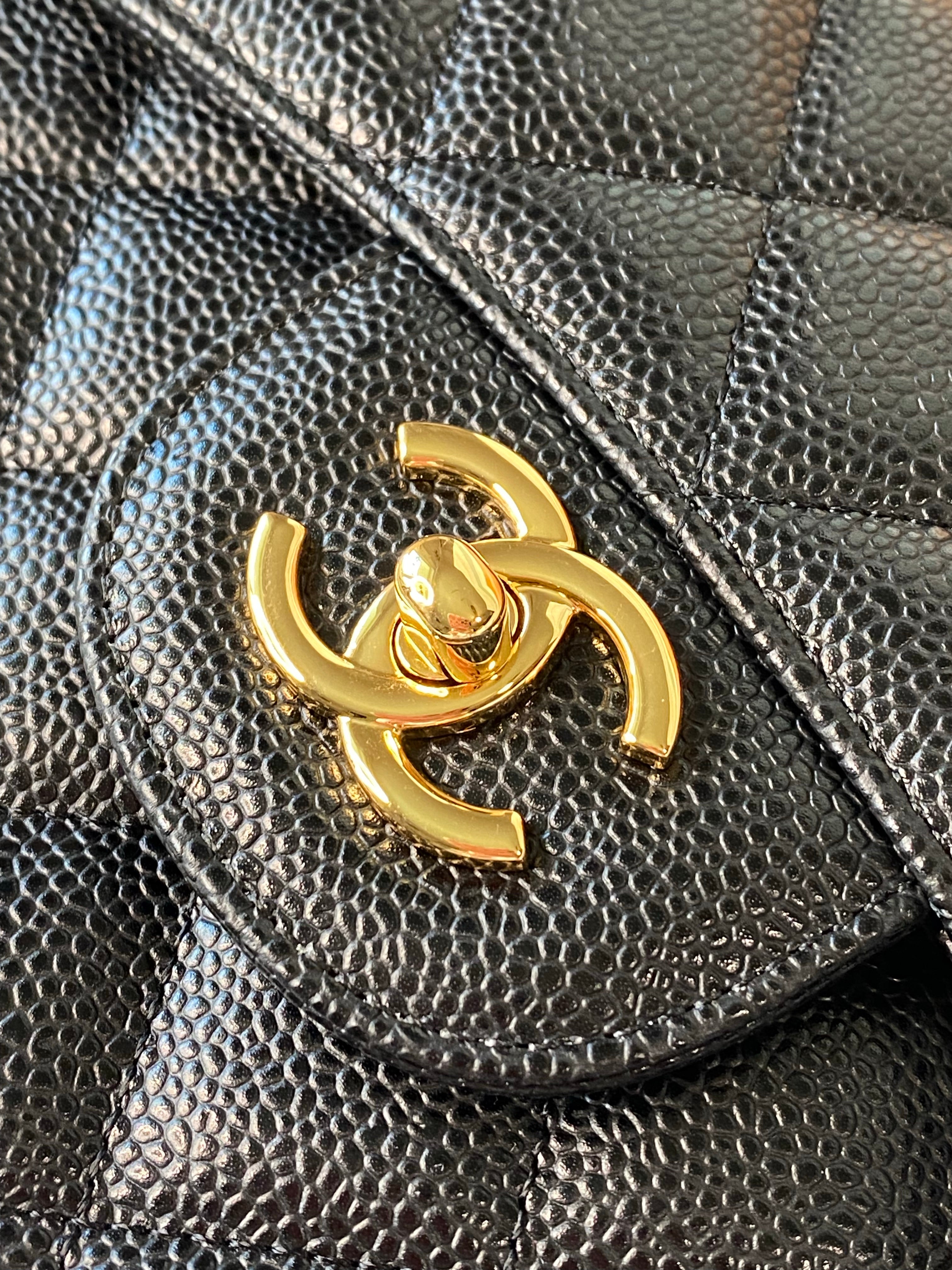 TOP CHANEL Classic Flap Bag Caviar Jumbo 30cm - Black & GHW
