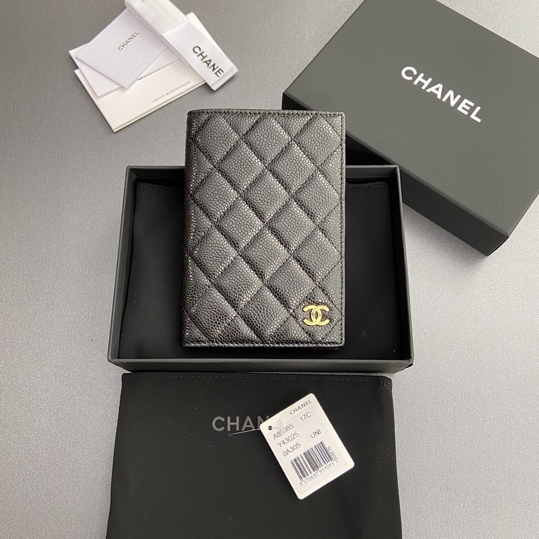 TOP CHANEL Calfskin/Lambskin Passport Holder 10x15x2cm - Black