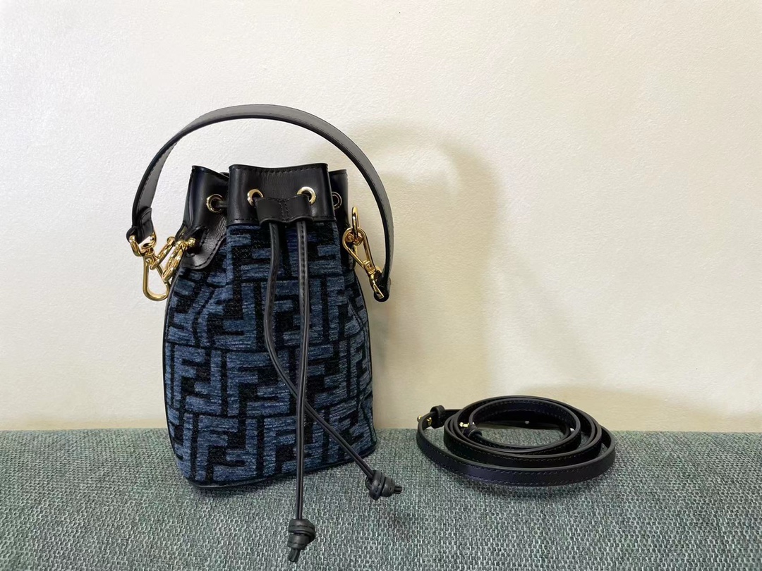 TOP FENDI Mon Tresor FF Bucket Bags - 2 Color