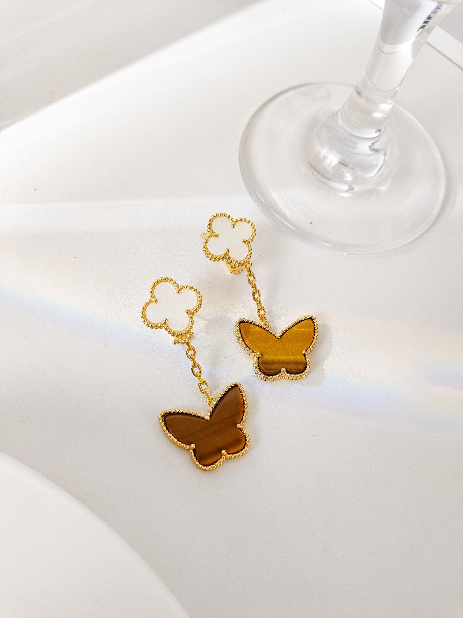 TOP Van Cleef & Arpels Tiger Eye Stone Double Flower Earrings