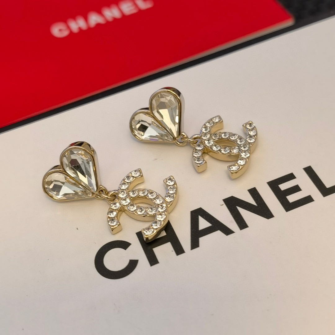 TOP CHANEL Double C and Heart Earrings