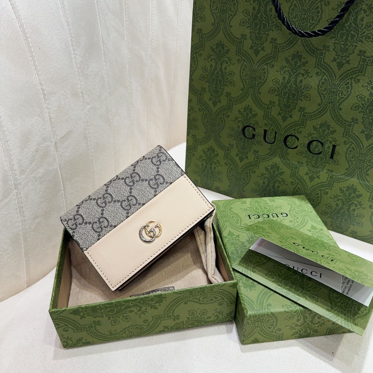 TOP GUCCI GG Short Wallets 11*8.5*3cm - Monogram
