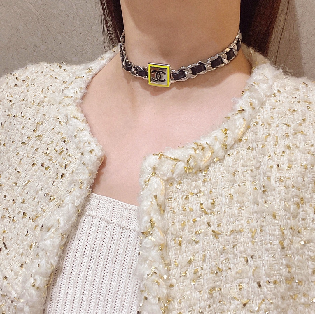 TOP CHANEL CC Choker Necklace-Black