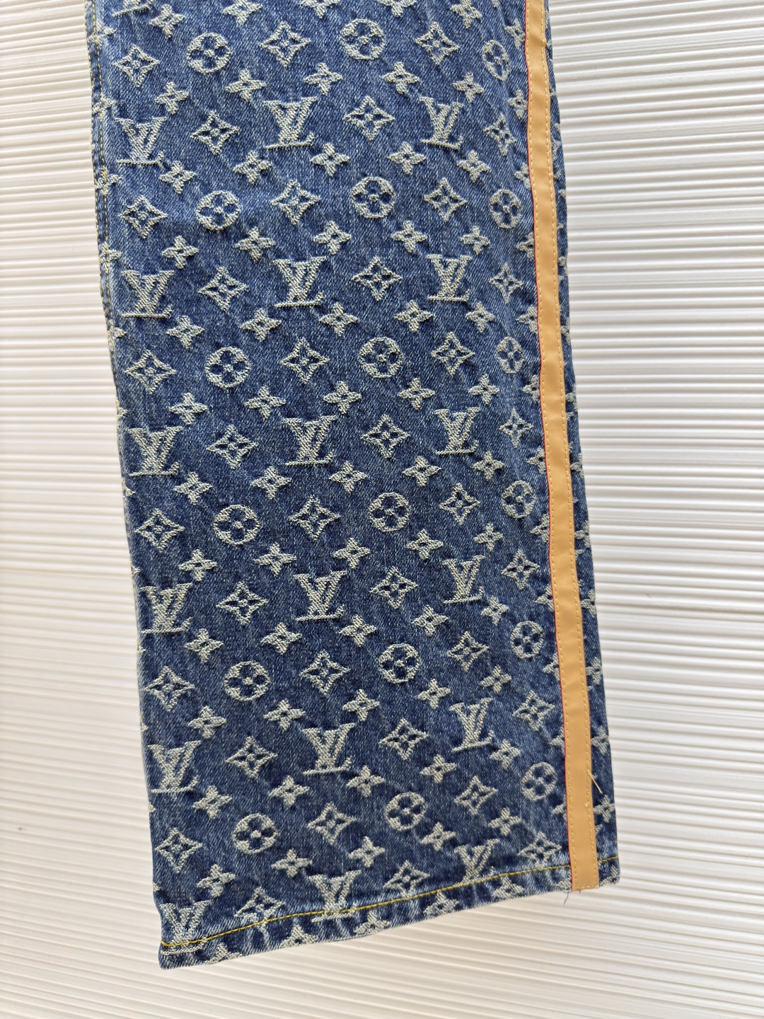 LOUIS VUITTON 提花满印缝边牛仔裤