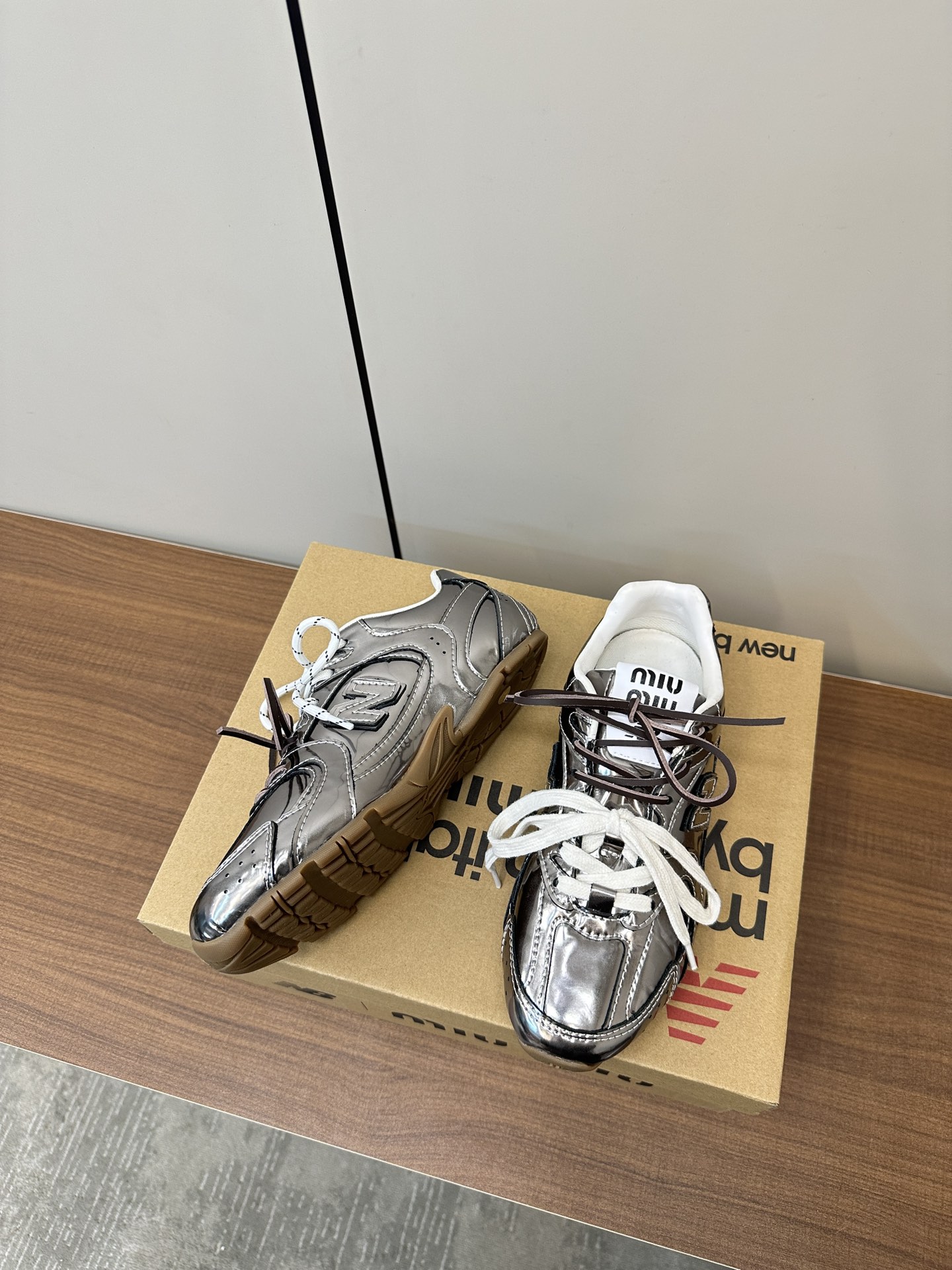 TOP Miu Miu&New Balance Sneakers Cowhide - 2 Color