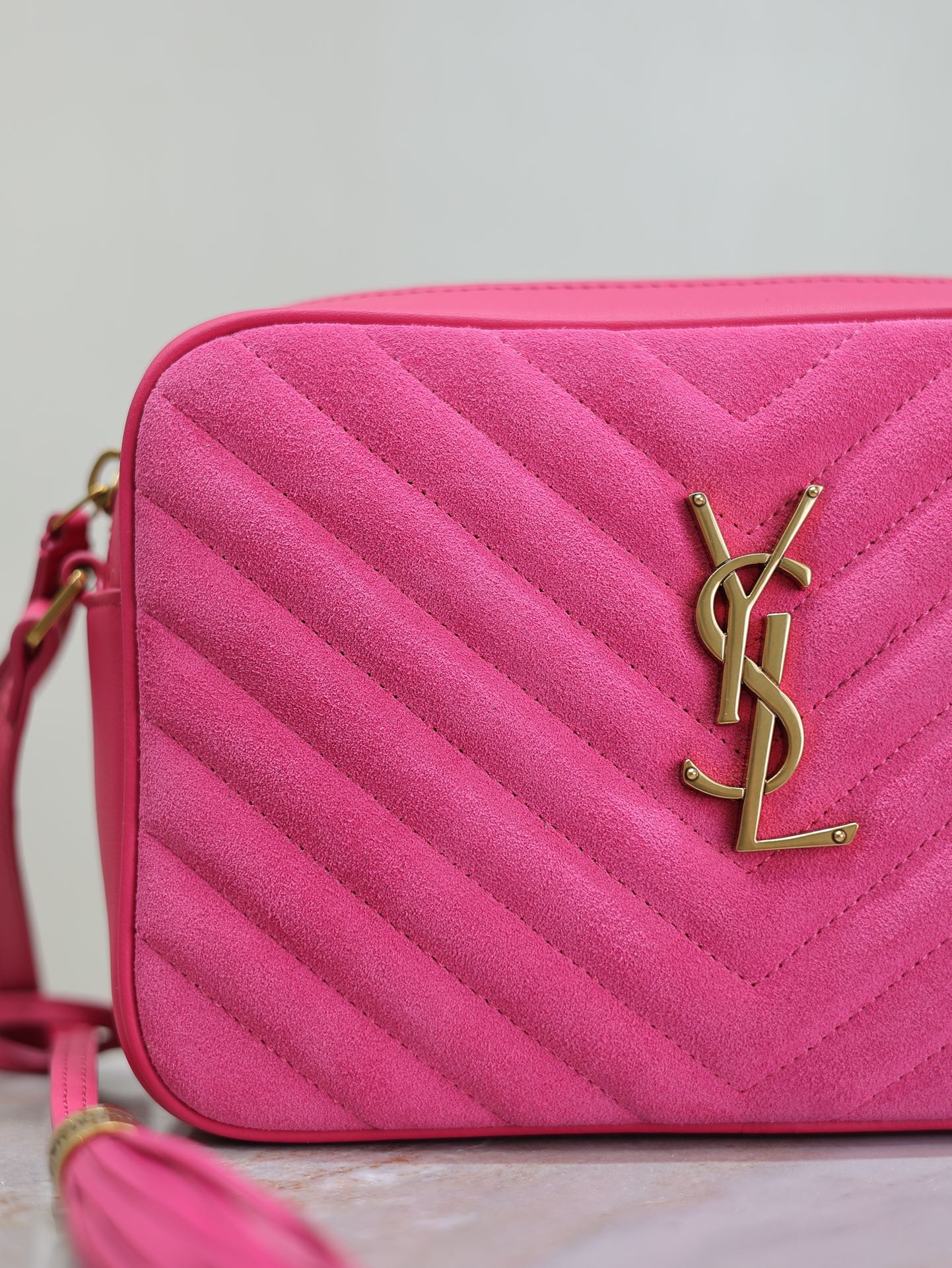 TOP Yves Saint Laurent YSL Lou Camera Bag Cowhide 23x16x6cm - Rose Red