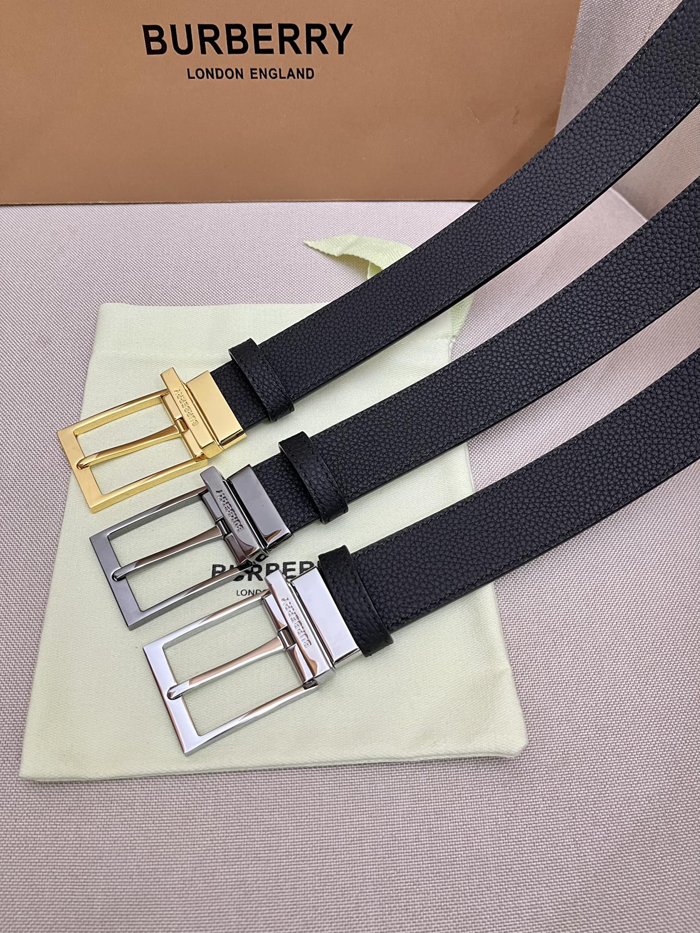 AAAShoes Burberry Men's Reversible Leather Belt, Black Grained Leather with Square Pin Buckle, Gold / Silver / Gunmetal Finish