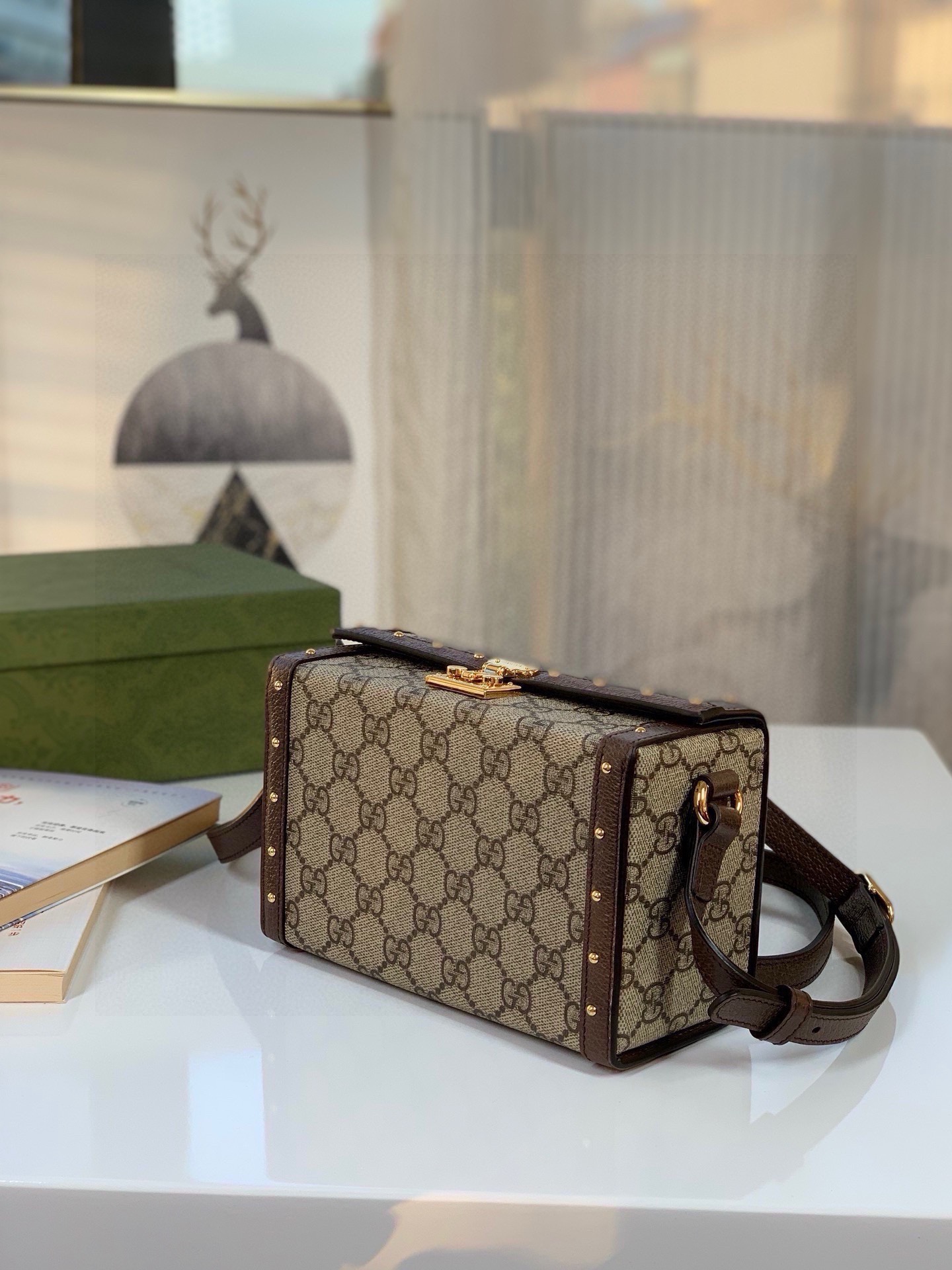 TOP GUCCI Brown Leather Studded Rolled Edge Handbag 18.5X10.5X7.5CM