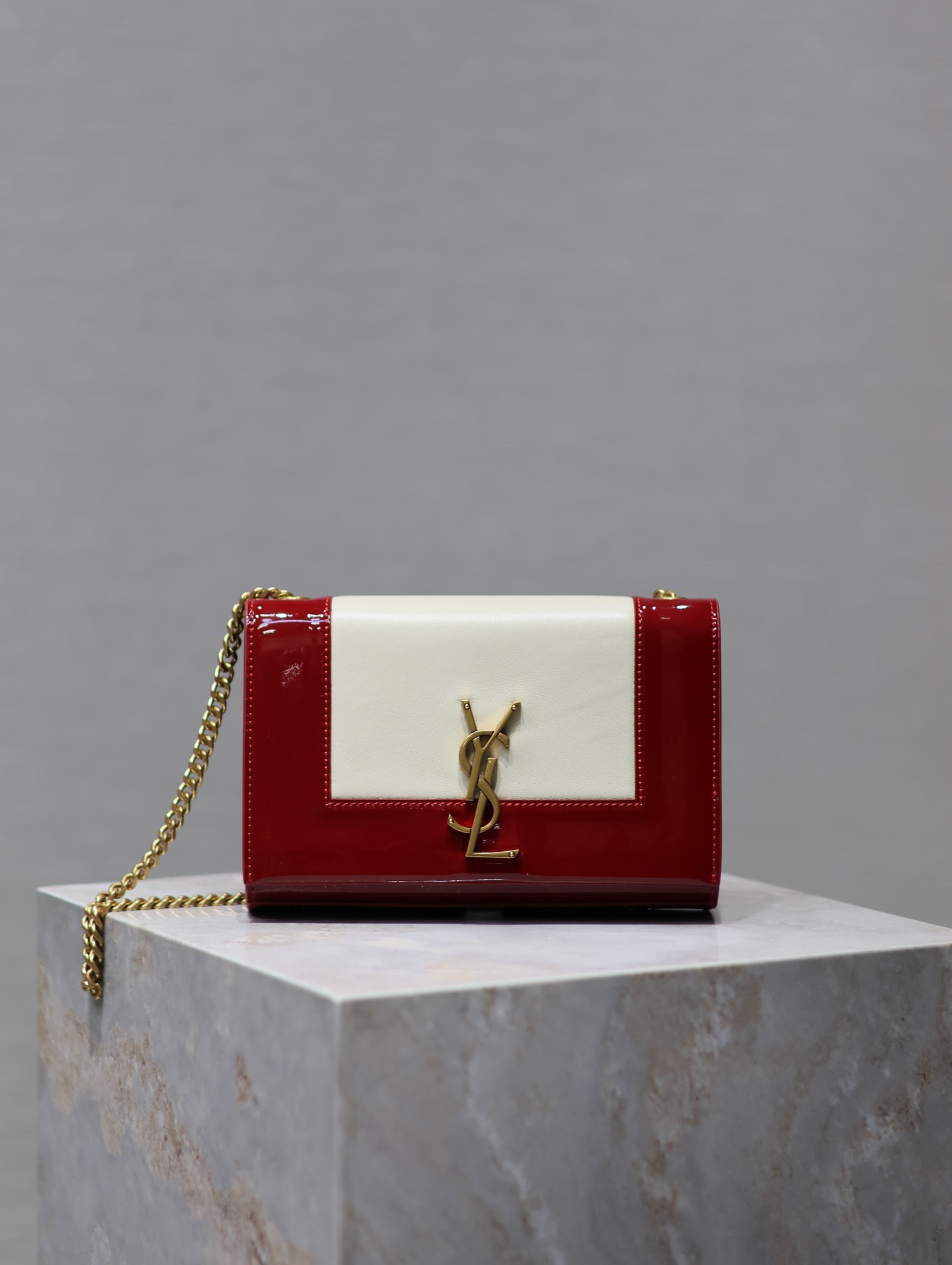 TOP Yves Saint Laurent YSL Lacquer Leather Kate Bags 20x13.5x6cm - Red Paired With White&GHW