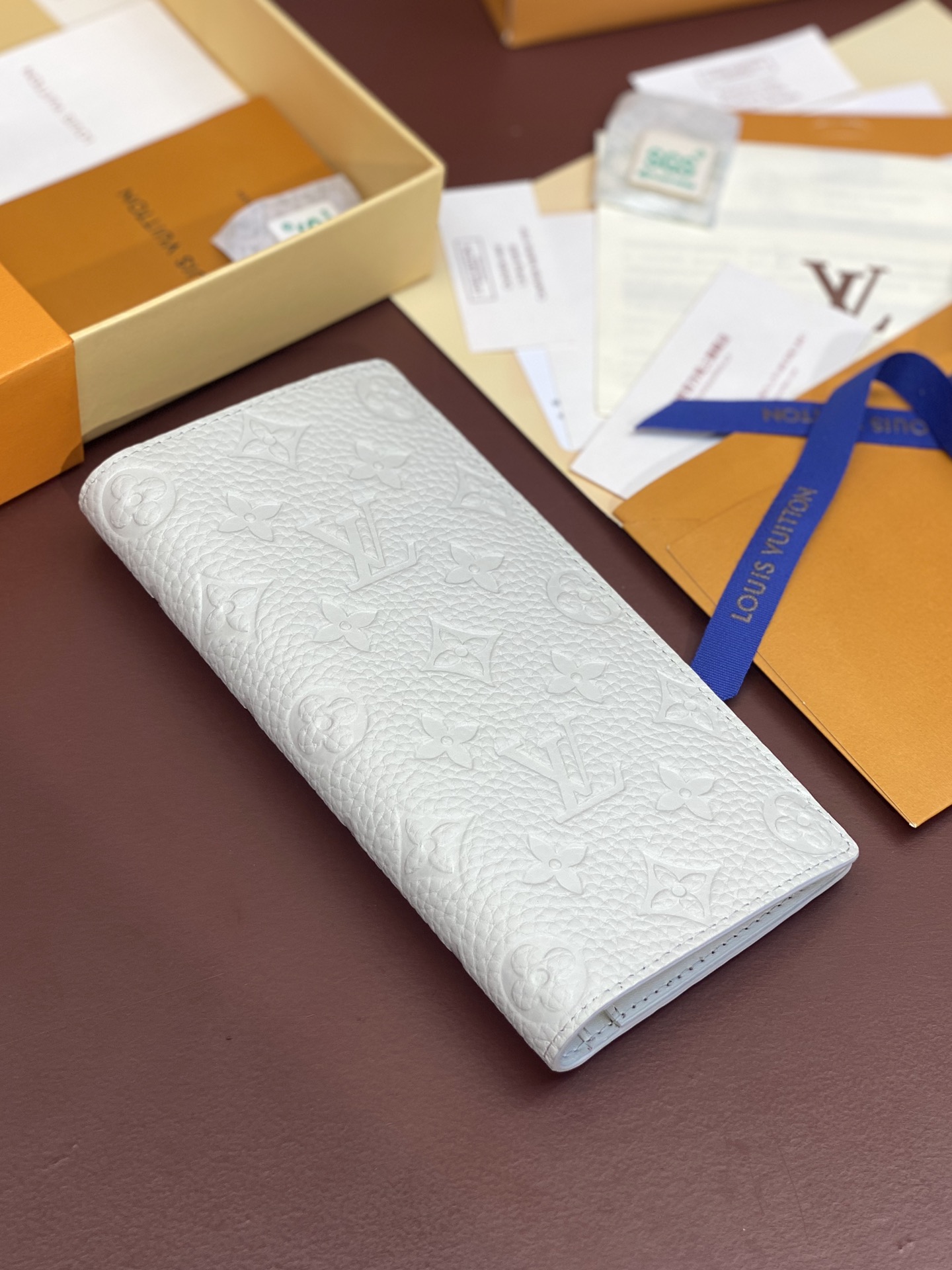 TOP Louis Vuitton LV Brazza Wallet Cowhide 19x2x10cm - White