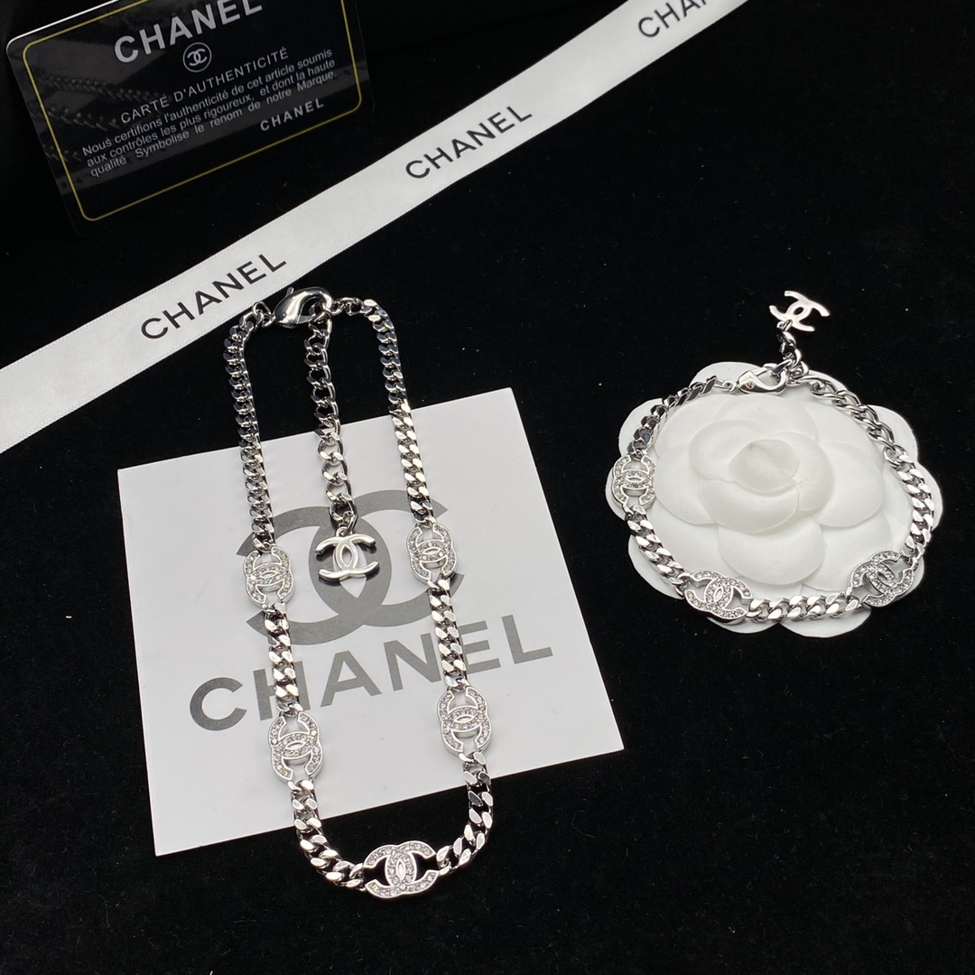TOP CHANEL Silver Necklace Bracelet Set