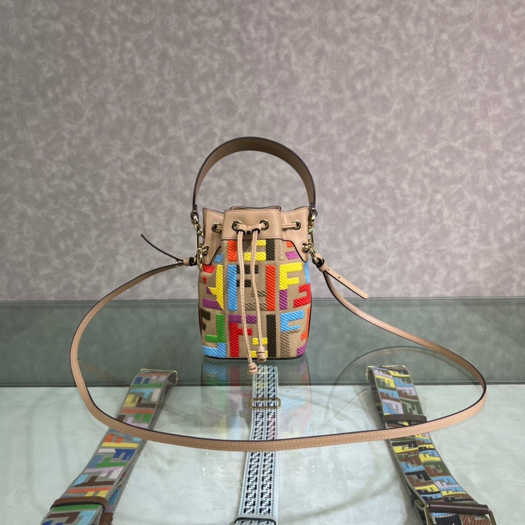 TOP FENDI Mon Tresor Bucket Bag Multicolored Embroidery FF - Beige