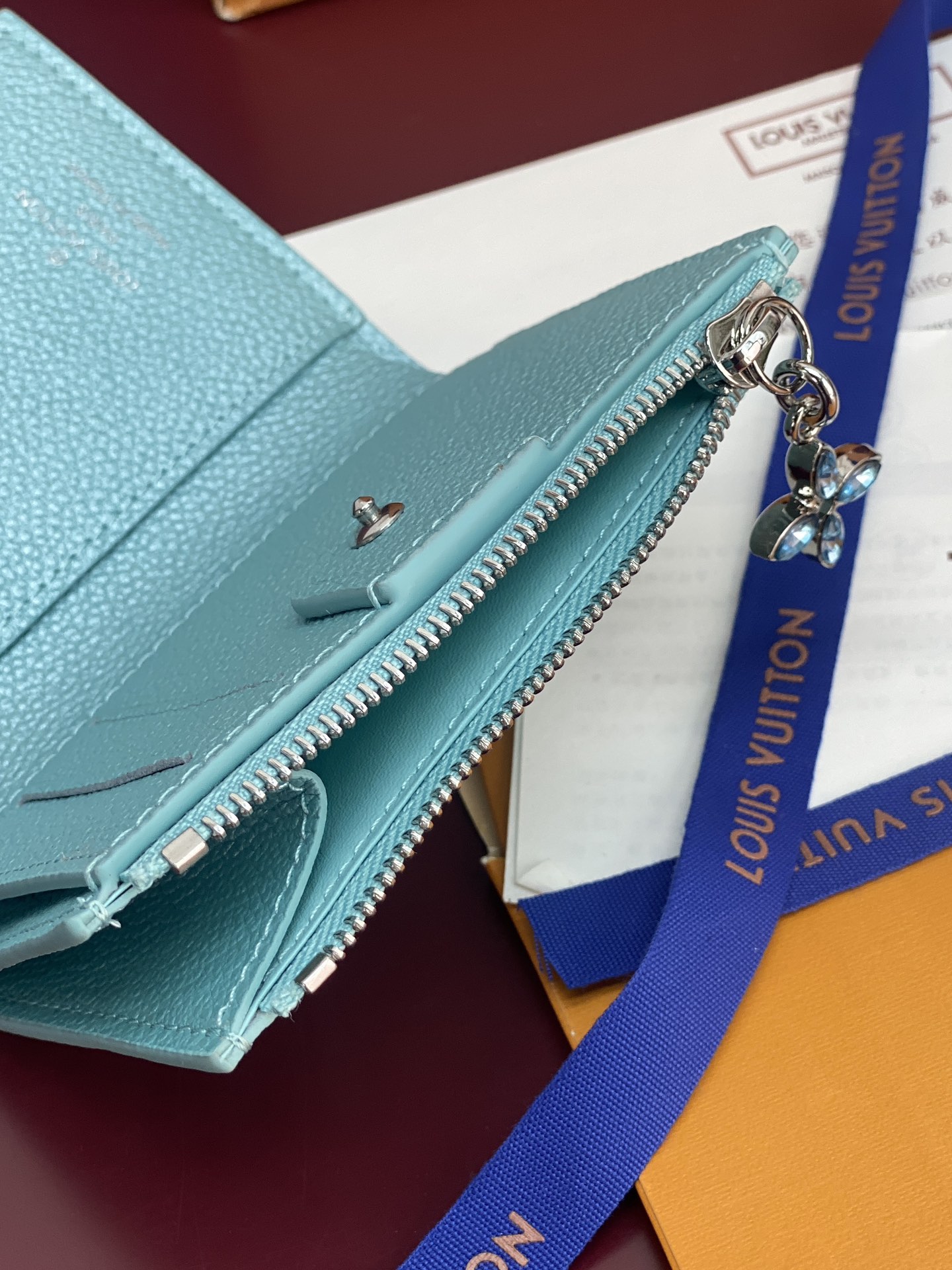 TOP Louis Vuitton LV Lisa Wallet 11.5x9x1.5cm - Pearlescent Blue