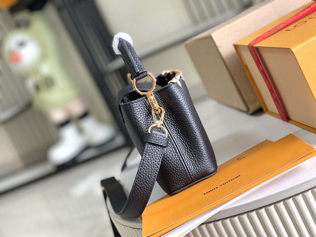 TOP Louis Vuitton LV Capucine Bag Mini 21x8x14 cm- Black