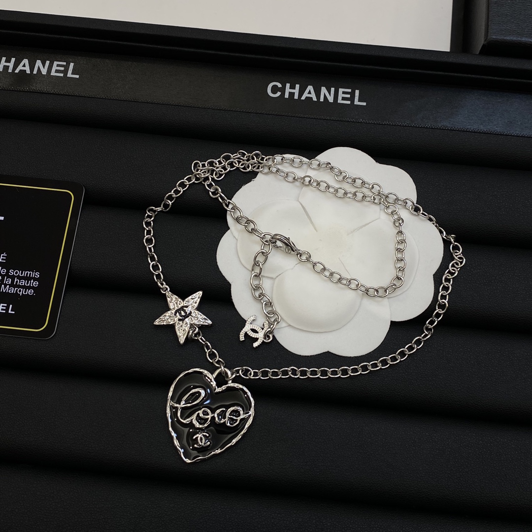 TOP CHANEL CC Necklace with Heart Pendant - 2 Color