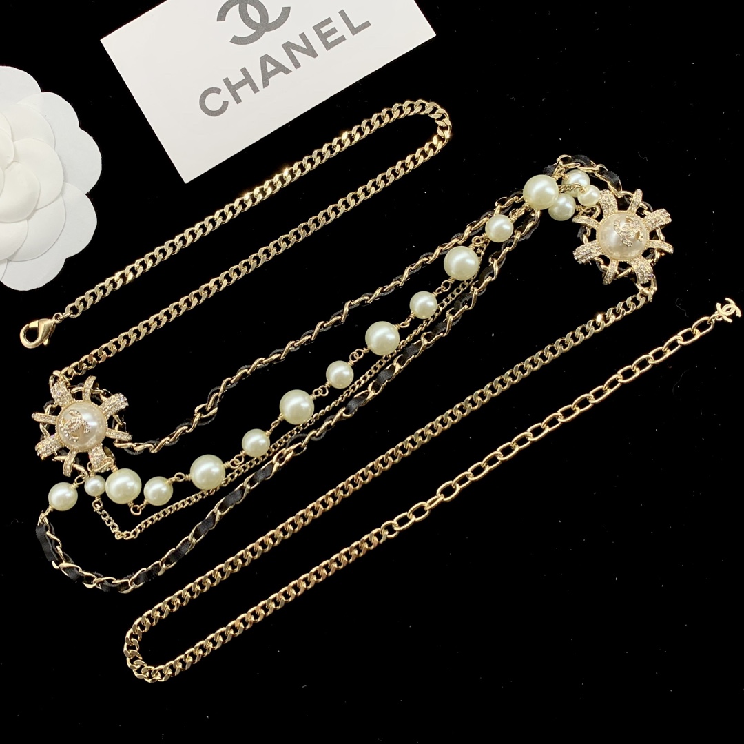 TOP CHANEL Pearl/Diamond Choker Necklace