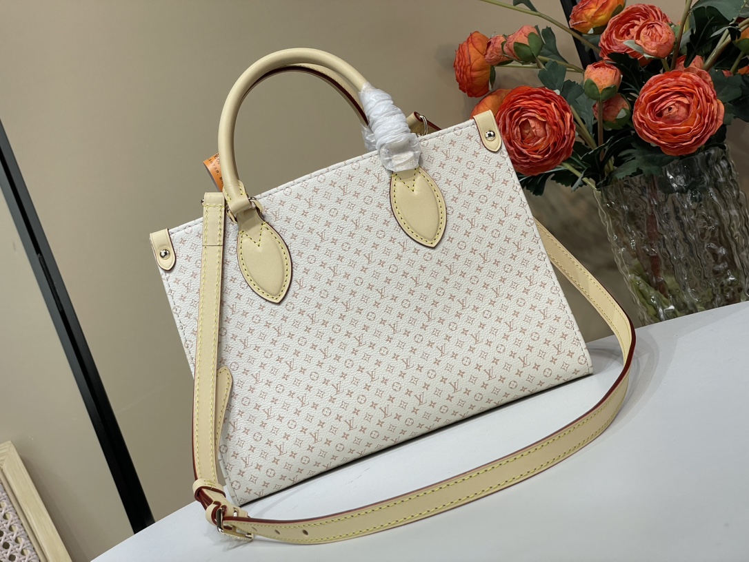 TOP Louis Vuitton LV  On The Go Small Handbag 25x19x11.5cm - Beige