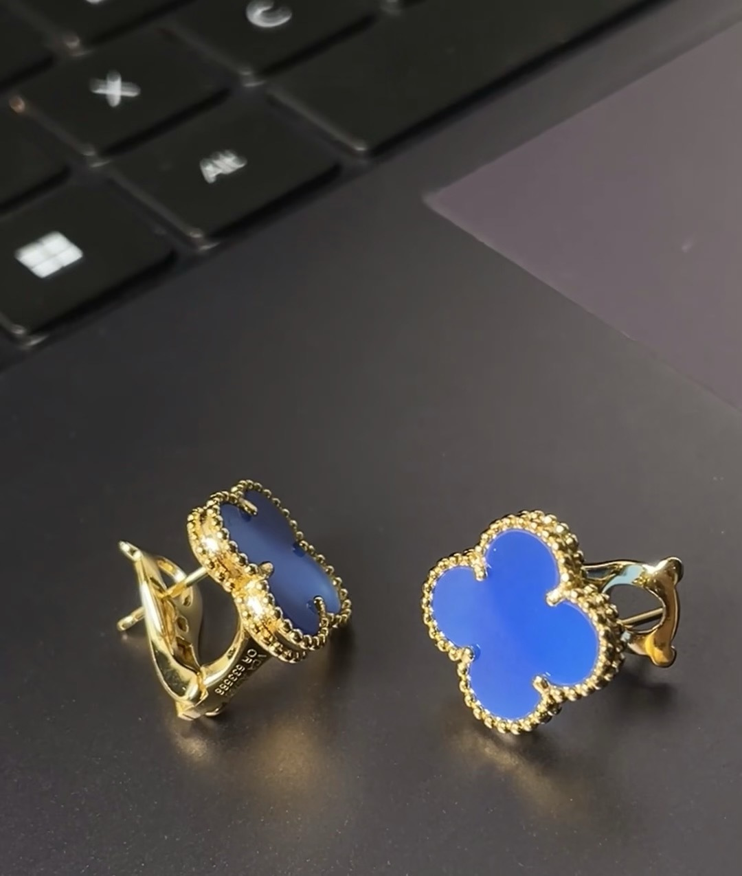 TOP Van Cleef & Arpels VCA  Earrings  - Blue