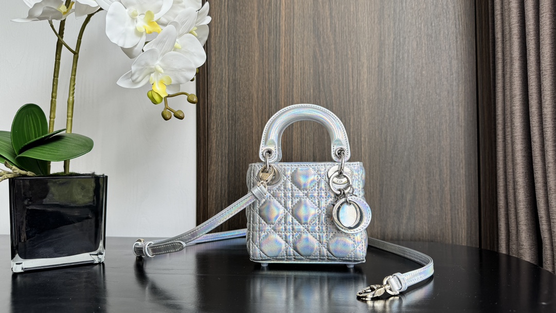TOP Christian Dior Soft Lambskin Micro Mini Lady Dior Bags 12*10*5cm - Gold/Silvery&GHW