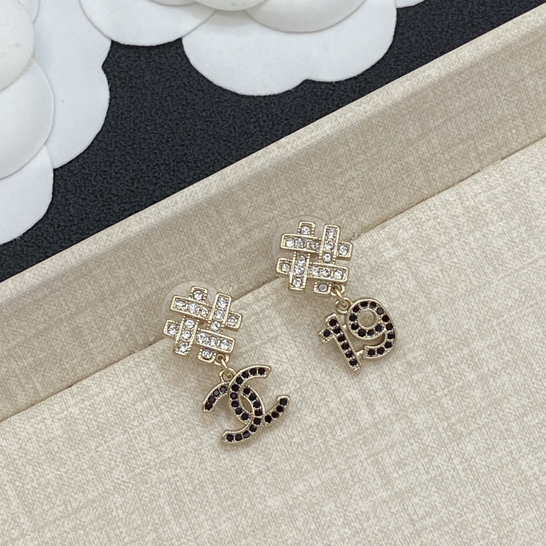 TOP CHANEL CC Earrings - 2 Colors