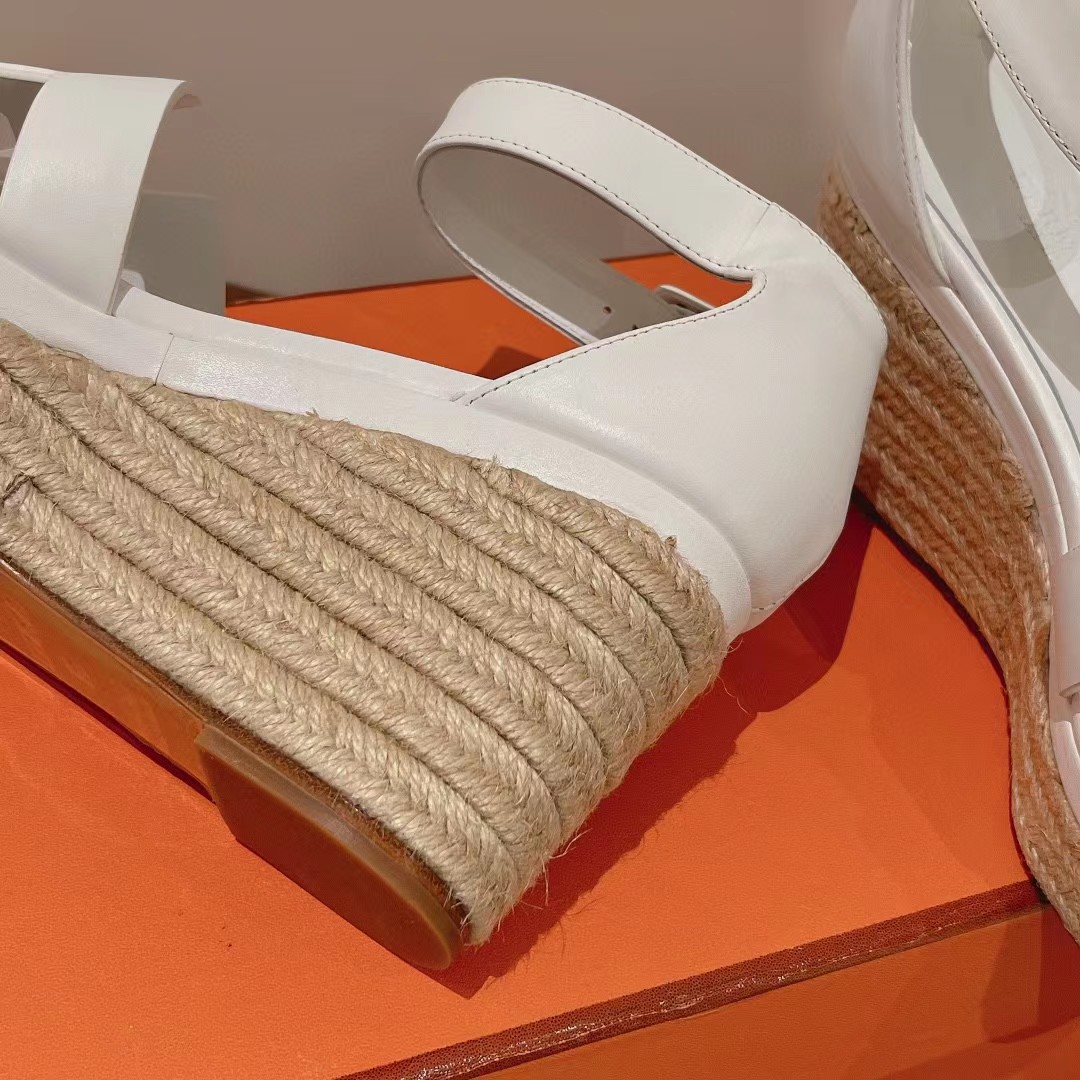 TOP HERMES straw Pumps - White