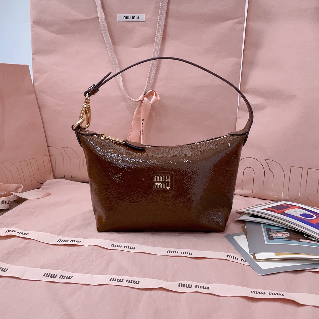 TOP Miu Miu Hobo Bag Wax Leather 14x10x(19-25.5)cm - 2 Color