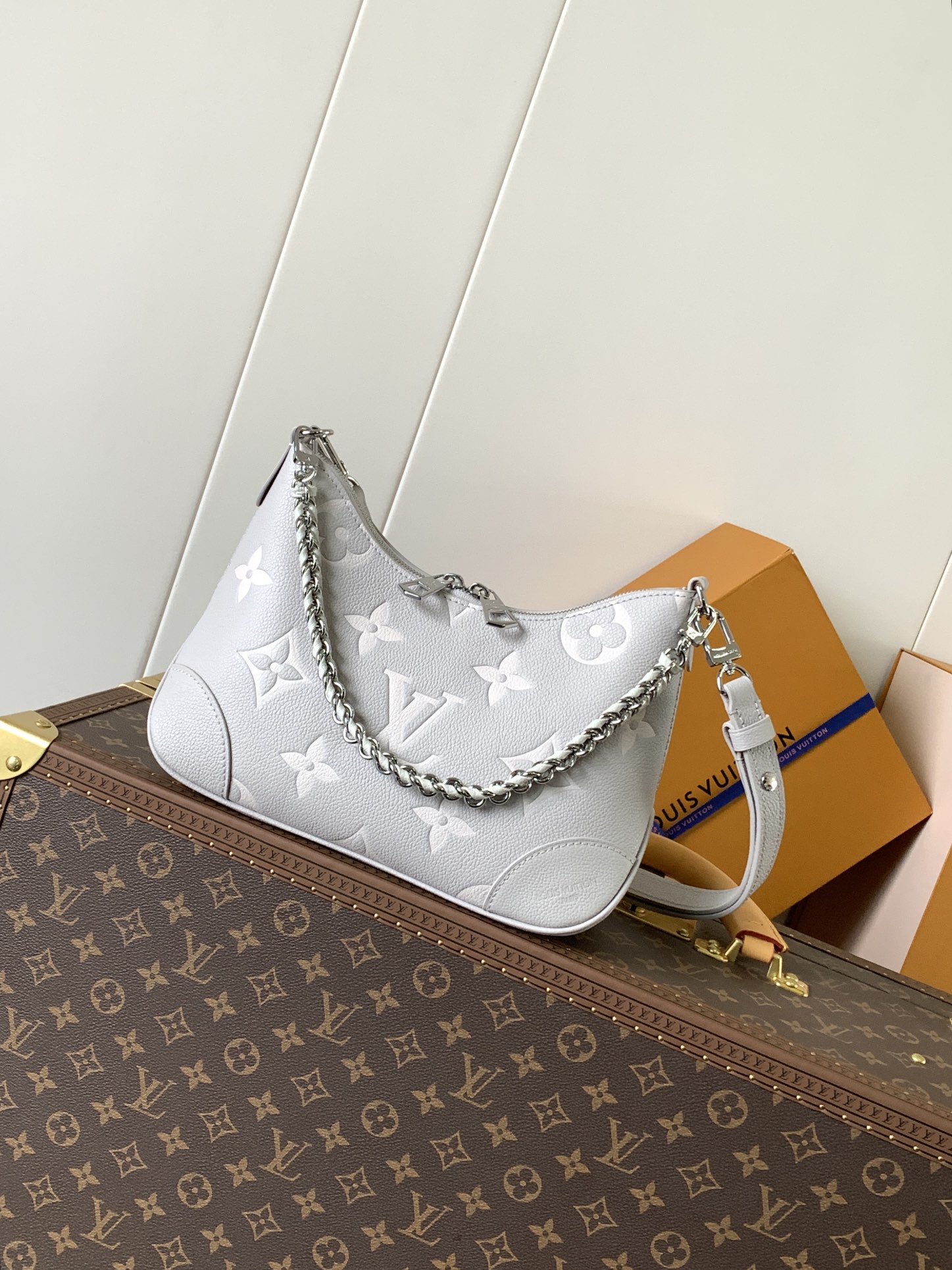 TOP Louis Vuitton LV Boulogne Bag Monogram Empreinte Leather 29x16x9.5cm - Gray