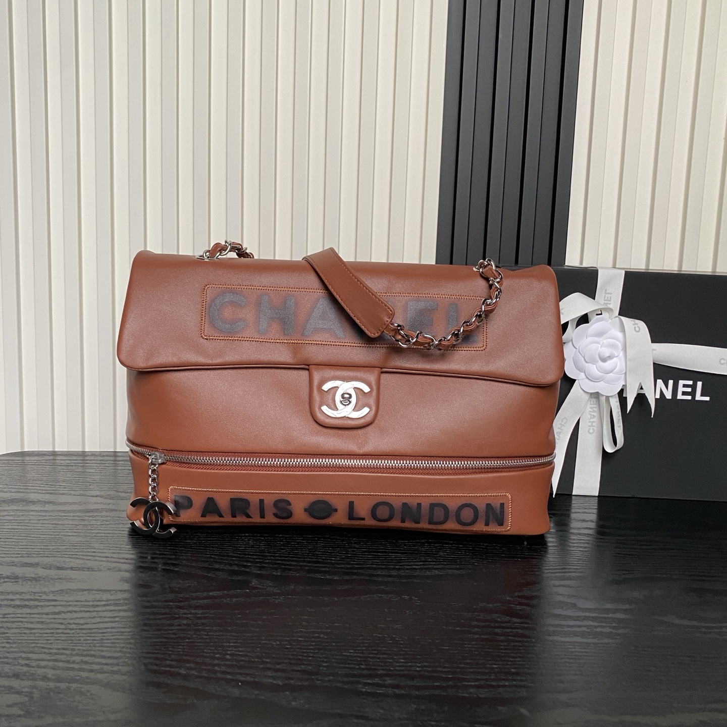 TOP CHANEL Vintage Paris Graffiti Expansion Series Airport Bag 36X24X12cm- 4 Colors