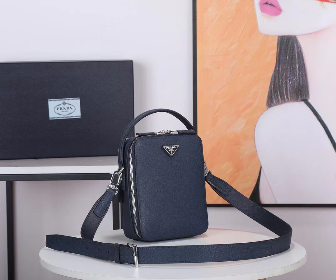 TOP PRADA Shoulder Bag 16x20x6 cm - Bue